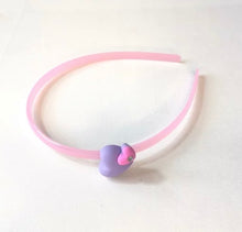 Load image into Gallery viewer, Simple Sparkly Double-heart Resin headband
